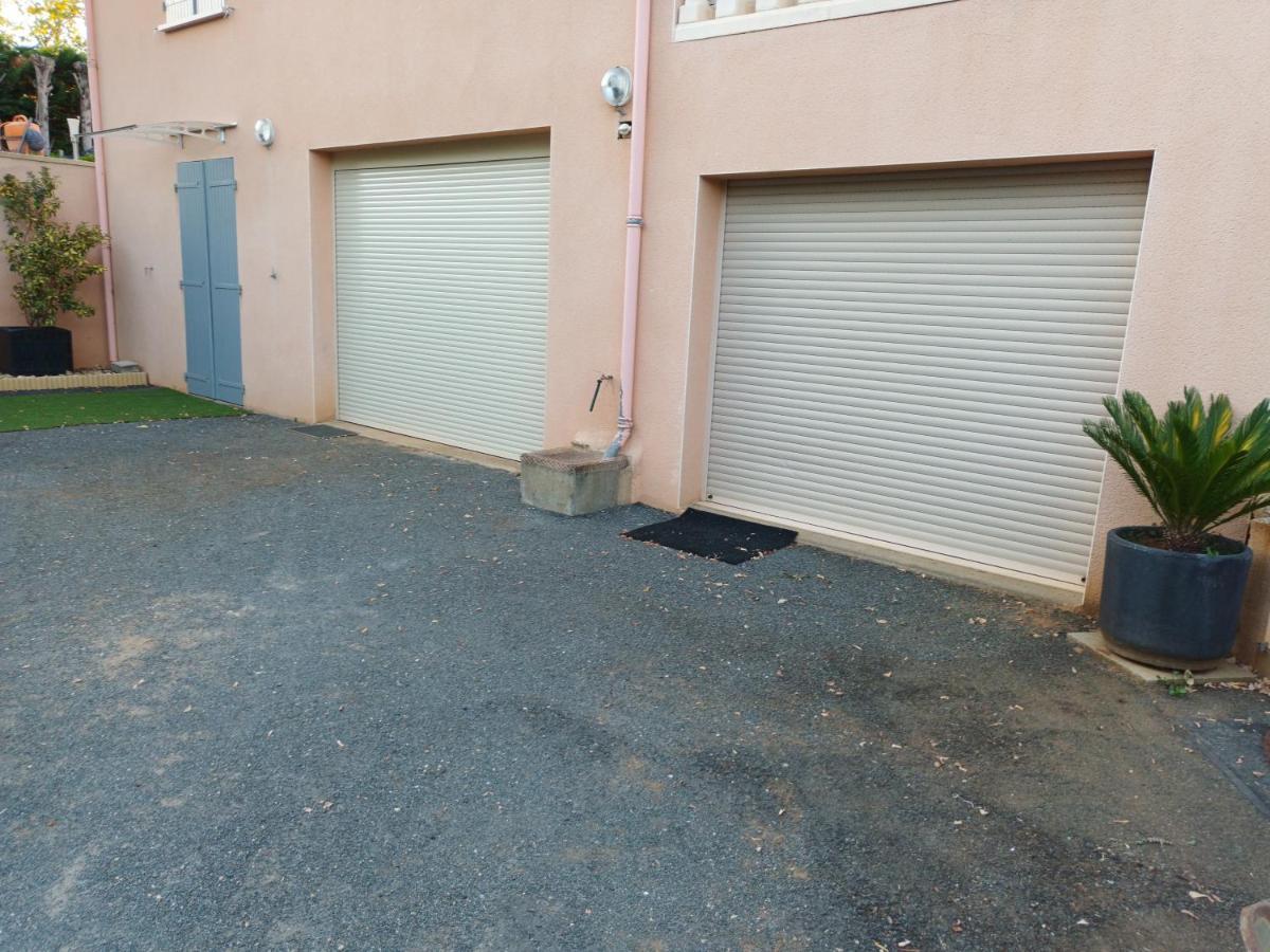 Logement Martine Rouffignac Saint-Cernin ภายนอก รูปภาพ